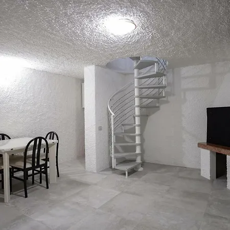 Casa Mary Due - Trilocale Con Giardino Privato A Due Passi Dal * Sirmione